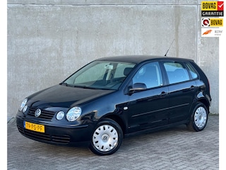 Volkswagen Polo 1.4 75pk 2004 Zwart 5DR AIRCO|NIEUWE APK|NAP