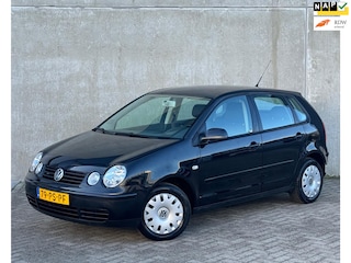 Volkswagen Polo 1.4 75pk 2004 Zwart 5DR AIRCO|NIEUWE APK|NAP