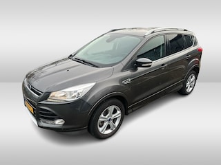 Ford Kuga 1.5 Titanium Styling Pack / NL Auto! / 1e Eign. / Trekhaak / Camera / Half leder / 18'' / Keyless / Stoelverwarming / Cruise Control