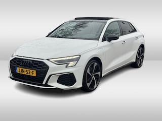 Audi A3 Sportback 45 TFSI e S edition Competition / Panoramadak / Camera / Head-up / RS Seats / B&O / Elektr. stoelen / 19'' / CarPlay / Stoelmassage+Verwarming / Dodehoek / DAB / ACC