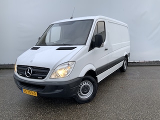 Mercedes-Benz Sprinter 313 2.2 CDI 366 L2H1 2 Zits Trekhaak 3500 kg Opstap Werkkasten in de laad ruimte Euro.5