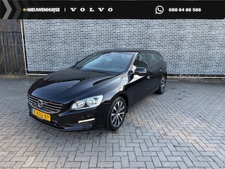Volvo V60 2.0 T4 Kinetic | Navigatie | Bluetooth | Lederen Bekleding | Sportstoelen | Stoelverwarming | Trekhaak | Black pack | Lichtmetalen Velgen 17 inch | Parkeersensoren | Verwarmde Voorruit