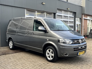 Volkswagen Transporter 2.0 TDI L2H1 140pk Airco Cruise control Trekhaak 2500kg trekgewicht Telefoonvoorbereiding Achterruitrij camera 2-Persoons Parkeerhulp achter Euro 5 Bestel