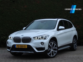 BMW X1 sDrive20i Orange Edition II | 1e eigenaar | Panoramadak | Trekhaak | HUD
