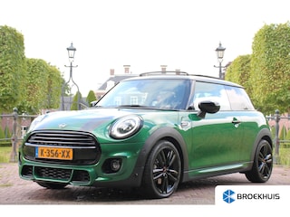 Mini Cooper 1.5 | John Cooper Works | AUTOMAAT | NL-AUTO! | PANODAK | STOEL + STUURVERWARMING | LED | CAMERA | NAVI | APPLE CARPLAY & ANDROID AUTO | PARK SENS V+A | PERFECTE STAAT!