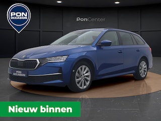 Skoda Octavia Combi 1.5 TSI First Edition | Stoelverwarming | Camera | Rolgordijn | Elek. Achterklep |