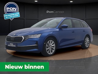 Skoda Octavia Combi 1.5 TSI First Edition | Stoelverwarming | Camera | Rolgordijn | Elek. Achterklep |