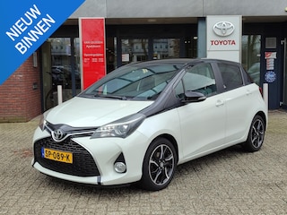 Toyota Yaris 1.0 VVT-i BI-TONE TREKHAAK LM-VELGEN CLIMA BLUETOOTH CAMERA PRIVACY GLASS EL-RAMEN/SPIEGELS