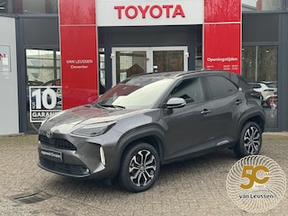 Toyota Yaris Cross 1.5 Hybrid 115 First Edition APPLE/ANDROID STOEL/STUURVERWARMING NAVI AD-CRUISE PRIVACY-GLASS 17"LM-VELGEN