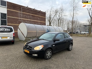 Hyundai Accent 1.4i Dynamic Joy - Airco - Elektrische ramen - Rijdt & Schakelt goed! -