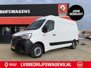 Renault Master T35 2.3 dCi 135 L2H2 Navigatie, achteruitrijcamera, laadruimte betimmering, trekhaak