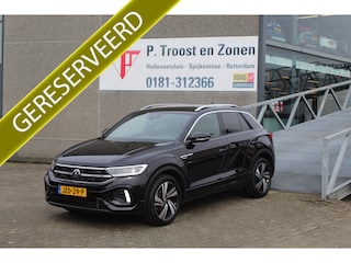Volkswagen T-Roc 1.5 TSI R-Line Automaat/Trekhaak afneembaar/Apple carplay/Achteruitrijcamera/Keyless/Stoelverwarming/IQ Light/Adaptive cruise control/Parkassist/Lane assist/DAB+/Inklapbare spiegels