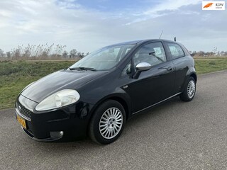 Fiat Punto Grande 1.4 Dynamic incl apk en garantie ! zeer nette auto!