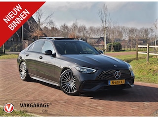Mercedes-Benz C-klasse 180 AMG Line | AMG-Pakket | Panoramadak | Camera | Sfeerverlichting | Burmester | NL-Auto |