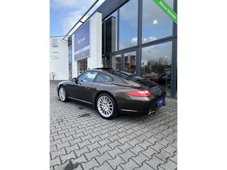 Porsche 911 997.2 3.6 Carrera PDK MK2| 2 eig. | Org.NL | Schuifdak | Volleder | Sportuitlaat | 19 inch | MY 2009 | Macademia bruin