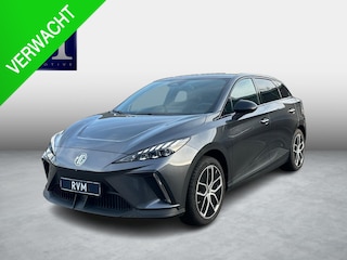 MG 4 Electric Luxury 64 kWh |LONG RANGE|  11.000KM! | 7 JAAR GARANTIE BIJ MG| SUPER COMPLETE AUTO| RONDOMZICHT CAMERA| STOEL+ STUUR VERWARMING| DODE HOEK