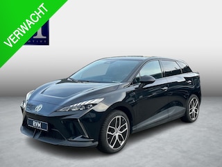 MG 4 Electric Luxury 64 kWh | 20.000KM! | 7 JAAR GARANTIE BIJ MG| SUPER COMPLETE AUTO| RONDOMZICHT CAMERA| STOEL+ STUUR VERWARMING| DODE HOEK