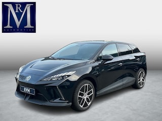 MG 4 Electric Luxury 64 kWh | 20.000KM! | 7 JAAR GARANTIE BIJ MG| SUPER COMPLETE AUTO| RONDOMZICHT CAMERA| STOEL+ STUUR VERWARMING| DODE HOEK