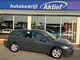 Volkswagen Golf 1.5 TSI Life Business