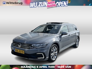 Volkswagen Passat Variant 1.4 TSI PHEV GTE / AUTOMAAT/ PANO/ TREKHAAK/ ELEK.ACHTERKLEP/ STOELVERWARMING/ PARK.SENSOREN V+A/ 360 CAMERA/ KEYLESS/ APP-CONNECT/ ACC/ NAVI/ DAB/ CLIMA/ 17'' LMV