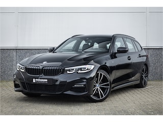 BMW 3-serie Touring 320i M Sport High Ex Camera / HiFi / Trekhaak / 19inch /