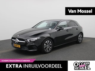 Mercedes-Benz A-klasse 180 Business Solution | Navigatie | LED Koplampen | Stoelverwarming | Camera | Half Leder | Privacy Glass | Lichtmetalen Velgen |