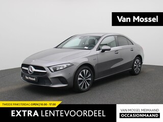 Mercedes-Benz A-klasse Limousine A 250e Business Solution | Navigatie | Camera | LED Koplampen | Half Lederen Bekleding | Privacy Glass | Lichtmetalen Velgen |