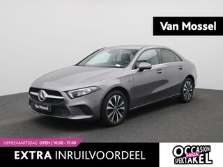 Mercedes-Benz A-klasse Limousine A 250e Business Solution | Navigatie | Camera | LED Koplampen | Half Lederen Bekleding | Privacy Glass | Lichtmetalen Velgen |
