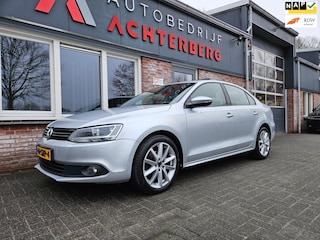Volkswagen Jetta 1.2 TSI Comfortline NAP! Schuif/Kanteldak! Navigatie! Airco! Cruise Control! Nette Auto!