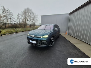 Volkswagen Tiguan 1.5 eHybrid R-Line Edition 272Pk DSG/AUTO | 360 Camera | Elektrich Schuif Kanteldak | Head up display | Trekhaak | Keyless | Park assistent | 20"LMV
