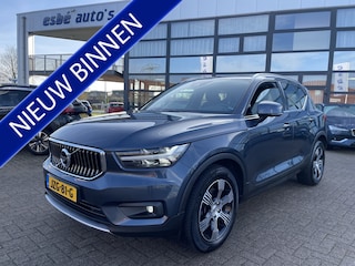 Volvo XC40 2.0 T4 190 pk Inscription Trekhaak Panoramadak Leder 360 Camera ACC Pilot Assist Harman Kardon Audio BLIS DAB Apple Carplay Android  Auto Stoelverwarming Scandinavian Line Hoge Zit 8-traps Automaat Super compleet en 1800 kg trekgewicht !