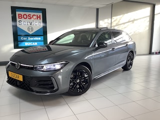 Volkswagen Passat Variant 1.5 eHybrid R-Line Edition 200 KW Panoramadak /trekhaak /IQ Light /220v aansluiting 2 elec stoelen met geheugen