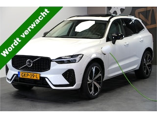 Volvo XC60 2.0 Recharge T6 AWD 293kW/399pk Aut8 Ultra Dark PARELMOER LAK + PANORAMADAK + HARMAN/KARDON + EL.TREKHAAK + PILOT ASSIST + 360 CAMERA + STOELMASSAGE&-KOELING + STUUR-&STOELVERWARMING + HEAD-UP + FULL LED + PARKSENSOREN + 21" LM-VELGEN!!