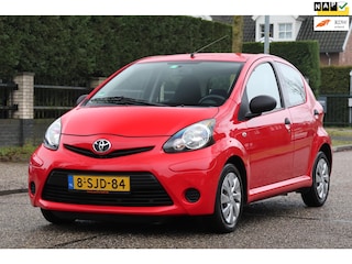 Toyota Aygo 1.0 VVT-i Now | AIRCO | 5-DEURS | NAP | ZEER MOOIE DEALER ONDERHOUDEN AUTO |