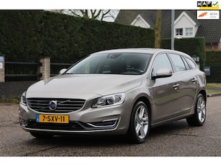 Volvo V60 2.4 D6 AWD Plug-In Hybrid Summumm | NAVI | CLIMA | CRUISE | CAMERA | XENON | LEDER | DAKRAAM | NAP | GOED ONDERHOUDEN |