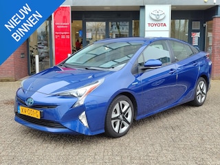 Toyota Prius 1.8 Hybrid DYNAMIC TREKHAAK HEAD-UP STOELVERW KEYLESS LM-VELGEN CAMERA CLIMA AD-CRUISE BLUETOOTH BLIND SPOT