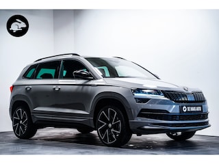 Skoda Karoq 1.5 TSI Sportline|Steel grey|Trekhaak|19 inch|Camera