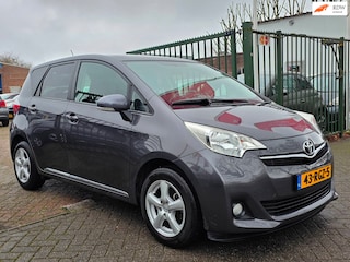 Toyota Verso-S 1.3 VVT-i Aspiration 1e eigenaar dealer onderhouden panorama dak navigatie achteruit camera cruis control