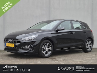 Hyundai i30 1.0 T-GDi MHEV Comfort Smart Handgeschakeld / Navigatie via Apple Carplay of Android Auto / Achteruitrijcamera / Stuur- & Stoelverwarming / keyless Entry/Start / Cruise control / Parkeersensoren achter / Climate control /
