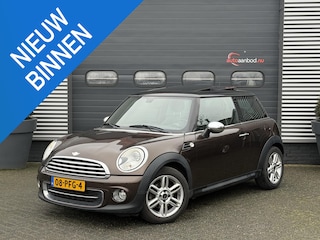 Mini Cooper 1.6 Business Line | Panoramadak | Navigatie | Stoelverwarming | Lederen Bekleding | Cruise Control |
