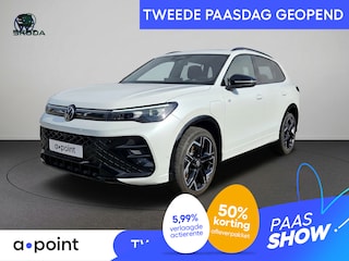 Volkswagen Tiguan 1.5 eHybrid R-Line Edition 272 pk Automaat (DSG) | Navigatie | Panoramadak | Parkeersensoren (Park assist) | Rondomzichtcamera | Lederen bekleding | Stoelverwarming v/a | Black Style pakket | R-Line |
