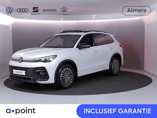 Volkswagen Tiguan 1.5 eHybrid R-Line Edition 272 pk Automaat (DSG) | Navigatie | Panoramadak | Parkeersensoren (Park assist) | Rondomzichtcamera | Lederen bekleding | Stoelverwarming v/a | Black Style pakket | R-Line |