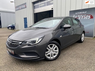 Opel Astra 1.4 Innovation / Clima / Cruise / Stuur en Stoelverw. / Carplay / PDC
