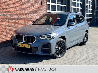 BMW X1 XDrive25e High Executive M-Pakket Automaat/ParkeerSensoren/LED/DAB/Navi/Clima/Airco/Cruise/Bluetooth