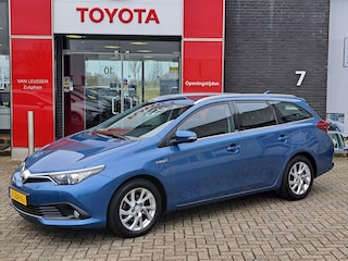 Toyota Auris Touring Sports 1.8 Hybrid Dynamic CRUISECONTROL STOELVERWARMING NAVIGATIE PDC VOOR EN ACHTER