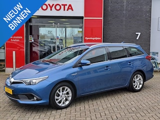 Toyota Auris Touring Sports 1.8 Hybrid Dynamic CRUISECONTROL STOELVERWARMING NAVIGATIE PDC VOOR EN ACHTER