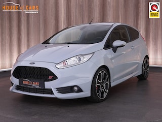 Ford Fiesta ST200 1.6 STYLE PACK |navigatie|bluetooth|cruise control|winterpack|parkeercamera|17" lichtmetalen velgen|keyless|