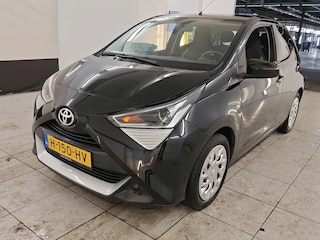Toyota Aygo 1.0 VVT-i 72pk x-play | Navigatie via Apple CarPlay / Android auto | Camera | Airconditioning | 5 Deurs