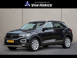 Volkswagen T-Roc 1.5 TSI Sport 150PK Automaat | Keyless | Winterpakket | Achteruitrijcamera