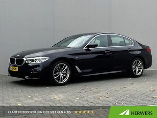 BMW 520i High Exec M - Sport / Elektrische stoelen met geheugenfunctie / Stoelverwarming / Lederen Bekleding /  Apple Carplay & Android Auto / 18" lm. velgen /Camera / Cruise Control / Climate Control /